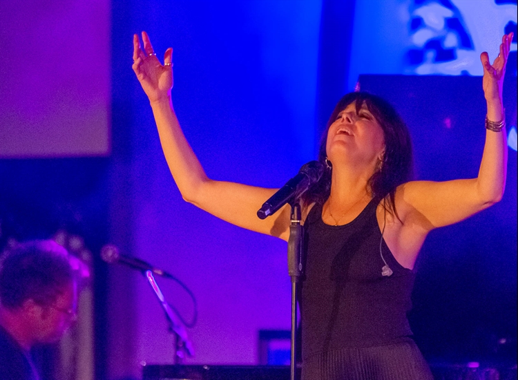 IMELDA MAY ST MARYS CHURCH RYE - 28 AUGUST