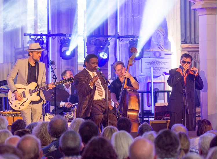 MUD MORGANFIELD ST MARYS CHURCH RYE - 28 AUGUST