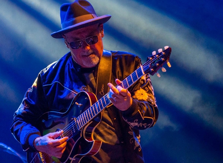 PAUL CARRACK