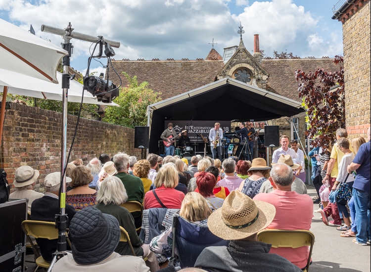 COMMUNITY MUSIC STAGE