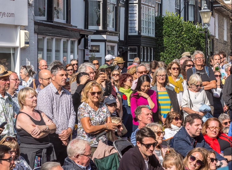 STREET AUDIENCE