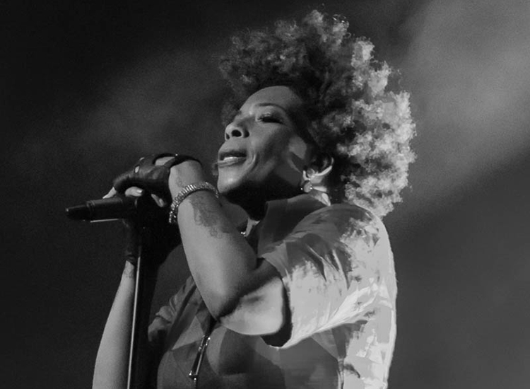 MACY GRAY